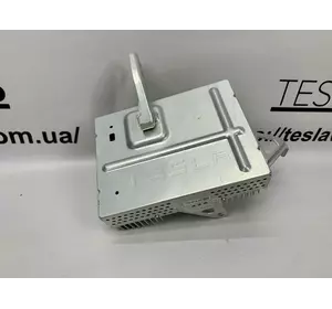 Усилитель аудио системы Tesla Model 3, 1079748-00-D