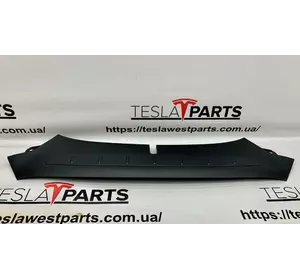 Подкапотный пластик бокса передний Tesla Model X, 1036234-00-F