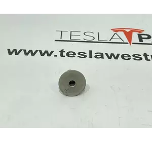 Соеденитель (солдатик) пружины компрессора Tesla Model S, 1027916-00-A