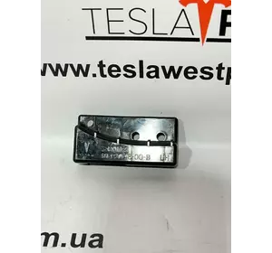 Кронштейн заднего бампера левый Tesla Model S, 1042046-00-B