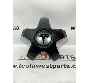 Заглушка колесного диска Tesla Model X Plaid, 1420238-00-A